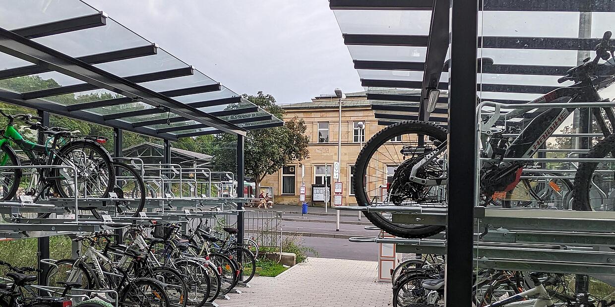 Am Bahnhof in Bad Kissingen haben es Fahrer von E-Bikes mitunter schwer