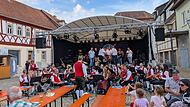Stadtfest Musik und Märkte in Münnerstadt 2025Stadtfest Musik und Märkte 2025 in Münnerstadt Beim traditionellen Bieranstich waren 1. Bürgermeister Michael Kastl (CSU), 2. Bürgermeister Andreas Trägner (FW) und 3. Bürgermeister Axel Knauff (SPD) dabei.