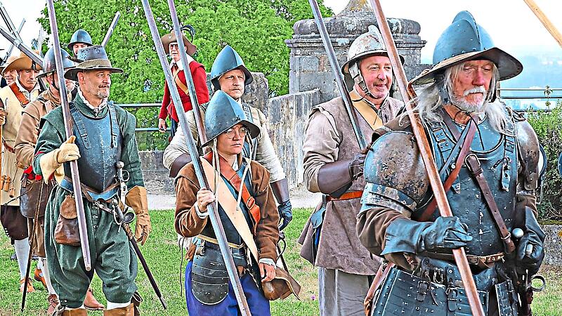 Die Hohe Bastei der Veste Coburg war erfüllt von Musketieren, Pikenieren und Artillerie. Wolfgang Desombre Die Hohe Bastei der Veste Coburg war erfüllt von Musketieren, Pikenieren und Artillerie. Wolfgang Desombre