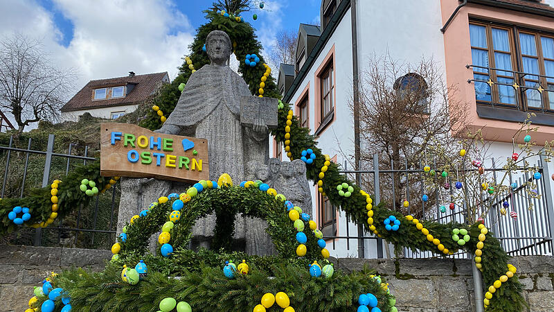 Der Osterbrunnen in Obertrubach