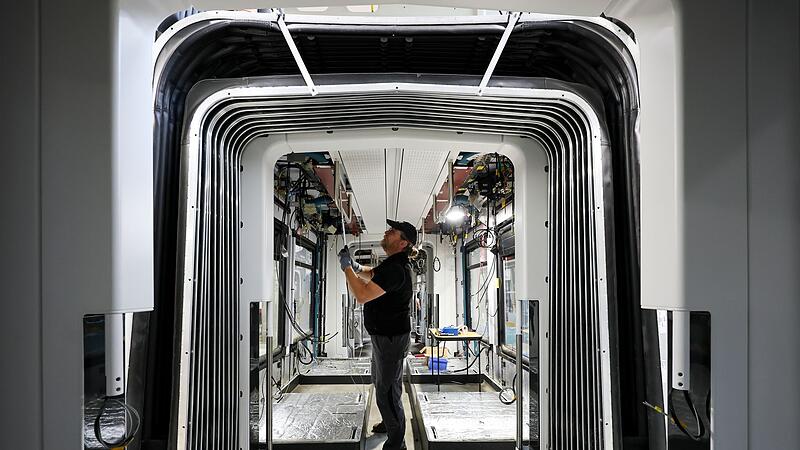 Produktion bei Straßenbahnbauer HeiterBlick Produktion bei Straßenbahnbauer HeiterBlick