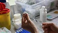 Die Corona-Boosterimpfung ist bei bestimmten Erkrankungen sinnvoll, zeigt eine  gro&szlig;e Studie am Deutschen Zentrum Immuntherapie  (DZI) des Universit&auml;tsklinikums Erlangen.