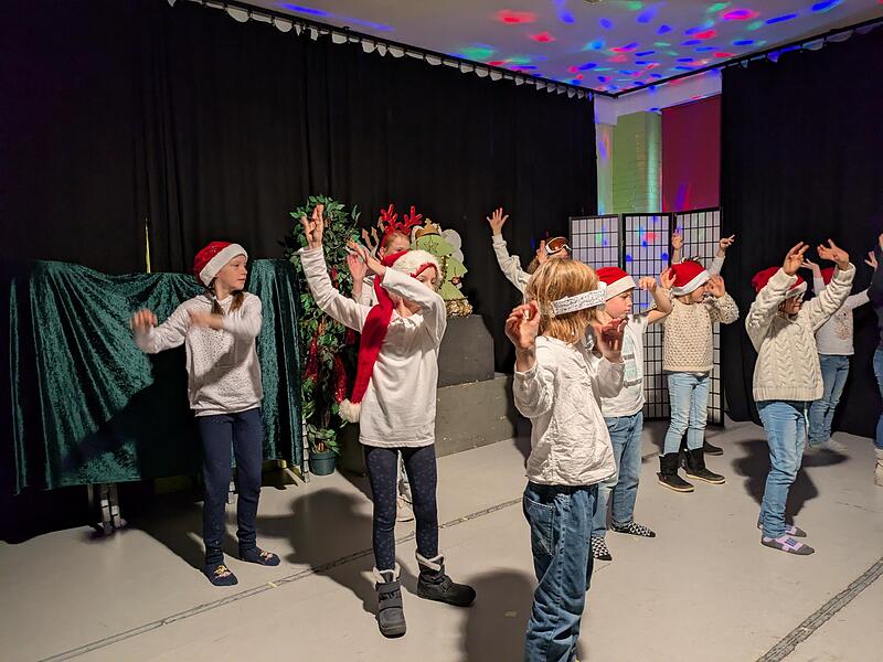 Strahlende Kinderaugen: Die Himmelswerkstatt des Fränkischen Tags in Forchheim lockte viele Familien und Kinder.Strahlende Kinderaugen: Die Himmelswerkstatt des Fränkischen Tags in Forchheim lockte viele Familien und Kinder.