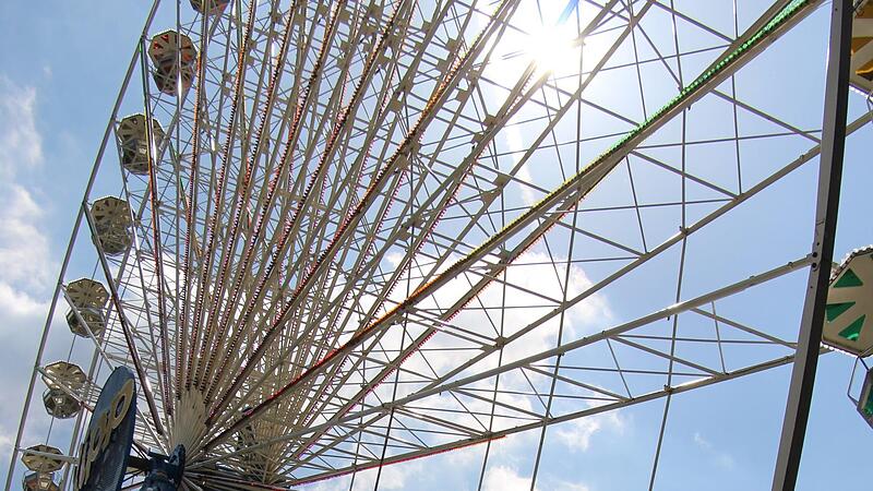 So kannte man das „Europarad“ auf der Erlanger Bergkerwa. In diesem Jahr wird sich ein nicht unwichtiges Detail ändern. So kannte man das „Europarad“ auf der Erlanger Bergkerwa. In diesem Jahr wird sich ein nicht unwichtiges Detail ändern.