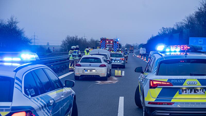 Unfallkette auf der Autobahn: Medizinischer Notfall l&ouml;st mehrere Auffahrunf&auml;lle aus