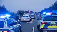 Unfallkette auf der Autobahn: Medizinischer Notfall löst mehrere Auffahrunfälle aus Unfallkette auf der Autobahn: Medizinischer Notfall löst mehrere Auffahrunfälle aus