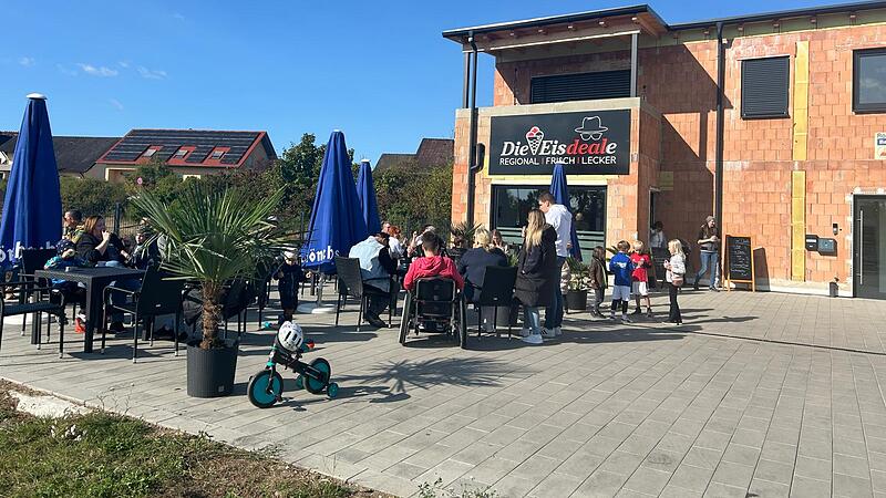 Vor allem am Sonntag (15.09.2024) war die &bdquo;Eisdeale&ldquo; in Rattelsdorf sehr gut besucht.