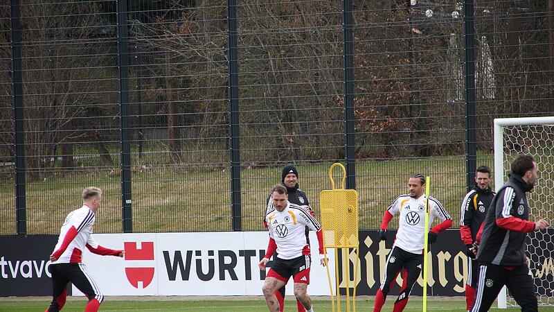 Die Pass&uuml;bungen laufen in Gruppen ab. Diejenige, die am schnellsten fertig ist, gewinnt.