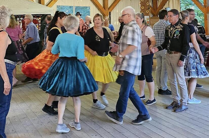 Die Squaredancer im Kellerwald in Forchheim in AktionForchheim & Fränkische Schweiz Die Squaredancer im Kellerwald in Forchheim in AktionForchheim & Fränkische Schweiz