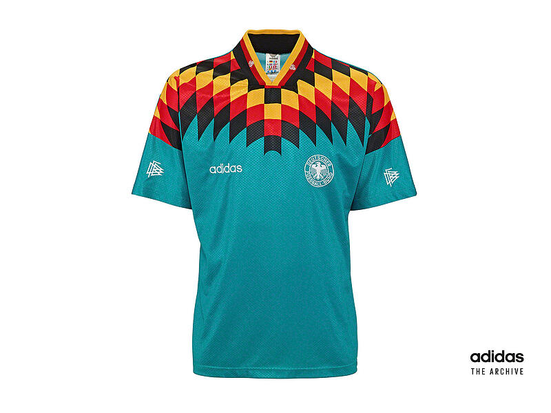 Wie das Heimtrikot, nur mit gr&uuml;n als Grundton: Das DFB-Ausw&auml;rtstrikot bei der WM 1994.