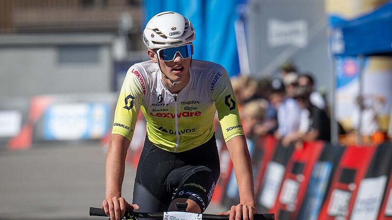 Perfekte äußere Bedingungen herrschten beim internationalen Junioren-Rennen in Davos. Der Kulmbacher Elias Hückmann belegte Platz 2. Perfekte äußere Bedingungen herrschten beim internationalen Junioren-Rennen in Davos. Der Kulmbacher Elias Hückmann belegte Platz 2.