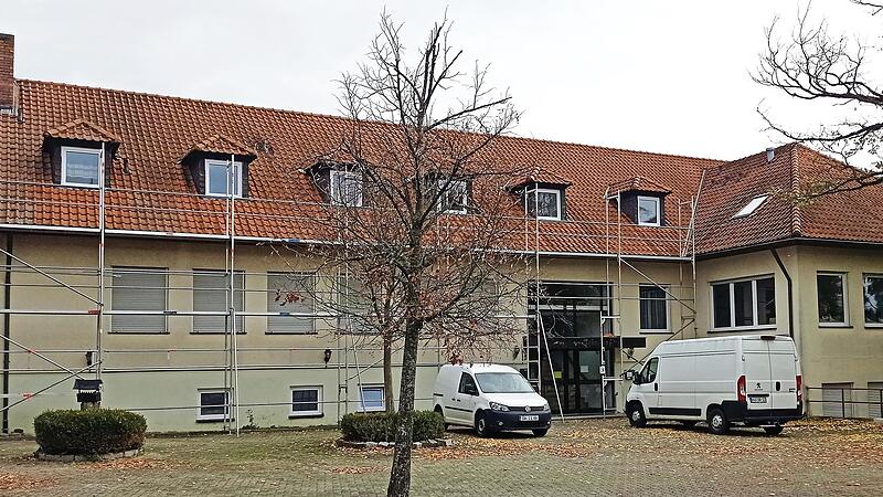 Die Baugenehmigung für die Gemeinschaftsunterkunft für Asylbewerber in Obertheres bleibt nach Beschluss des Gemeinderates bis zum 31. Dezember 2030 bestehen. Die Baugenehmigung für die Gemeinschaftsunterkunft für Asylbewerber in Obertheres bleibt nach Beschluss des Gemeinderates bis zum 31. Dezember 2030 bestehen.