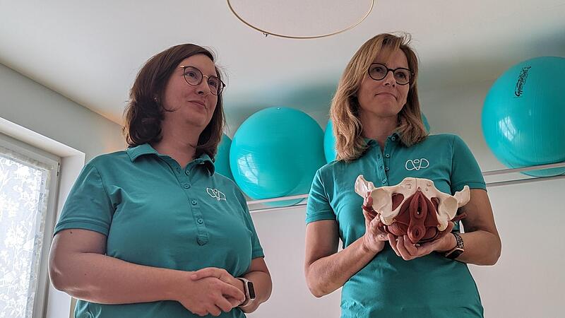 Katrin Zellmann (links) und Nancy Krispin-Cuno haben sich in ihrer Praxis auf Beckenbodentherapie spezialisiert.