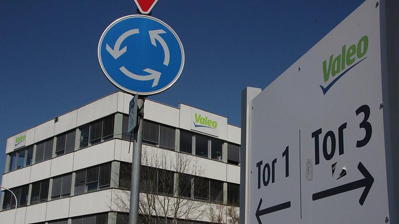Valeo in Ebern: Die Metaller wollen am Freitag, 28. Januar, ab 18.30 Uhr bei einer Kundgebung in Ebern auch in der Pandemie die Arbeitsplatzverluste in dem Unternehmen aufmerksam machen. Valeo in Ebern: Die Metaller wollen am Freitag, 28. Januar, ab 18.30 Uhr bei einer Kundgebung in Ebern auch in der Pandemie die Arbeitsplatzverluste in dem Unternehmen aufmerksam machen.