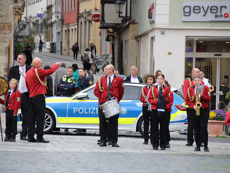 Einzug der PräsidierendenEinzug der Präsidierenden Einzug der Präsidierenden