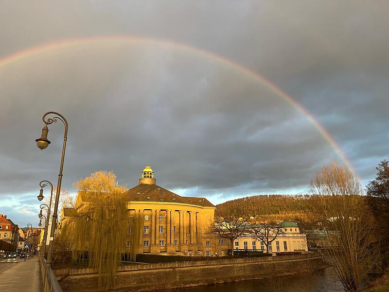 &bdquo;Ein Regenbogen bringt immer Freude f&uuml;r das Gem&uuml;t&ldquo;, schreibt die Leserin zu ihrem Foto.