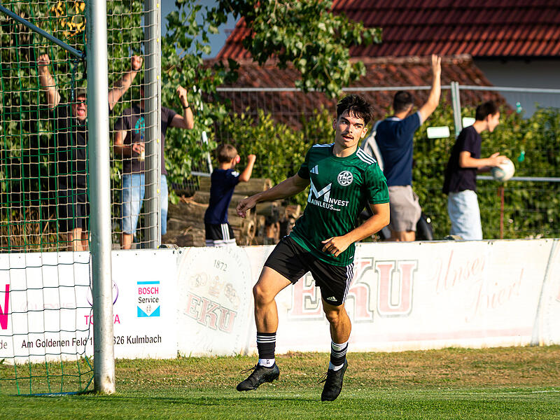 Der 17-jährige Lorenzo Caputi hat in der laufenden Saison bereits vier Scorerpunkte (zwei Tore, zwei Vorlagen) für den TSC Mainleus gesammelt. Der 17-jährige Lorenzo Caputi hat in der laufenden Saison bereits vier Scorerpunkte (zwei Tore, zwei Vorlagen) für den TSC Mainleus gesammelt.