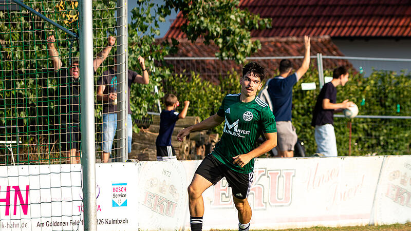 Der 17-jährige Lorenzo Caputi hat in der laufenden Saison bereits vier Scorerpunkte (zwei Tore, zwei Vorlagen) für den TSC Mainleus gesammelt. Der 17-jährige Lorenzo Caputi hat in der laufenden Saison bereits vier Scorerpunkte (zwei Tore, zwei Vorlagen) für den TSC Mainleus gesammelt.
