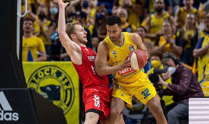 Johannes ThiemannBamberg gegen Alba: Die schönsten Fanbilder aller Zeiten Johannes Thiemann