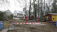 Der Kindergarten auf Feuerstein ist am Mittwochmorgen zwar geräumt, aber Kinder spielen hier vorerst nicht.Forchheim & Fränkische Schweiz