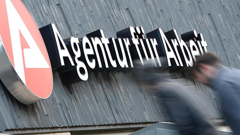 Die Zahl der Arbeitslosen hat im Landkreis leicht abgenommen. Die Zahl der Arbeitslosen hat im Landkreis leicht abgenommen.