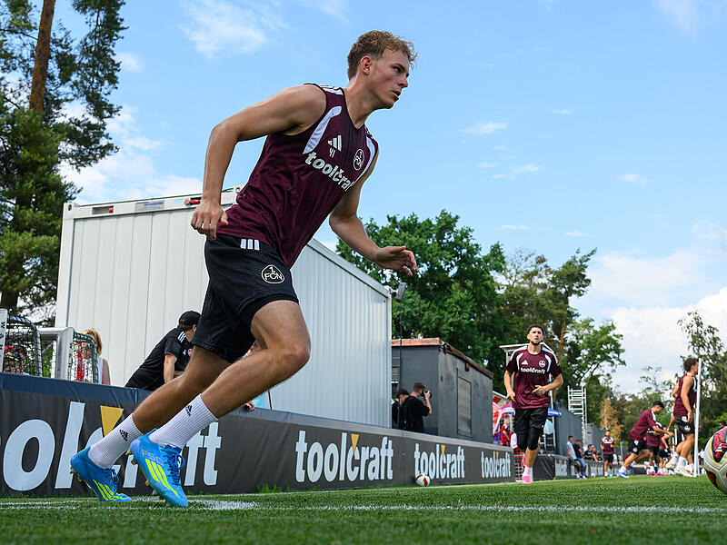 Will beim 1. FC N&uuml;rnberg Verantwortung &uuml;bernehmen: Eric Porstner beim Trainingsauftakt am Valznerweiher.