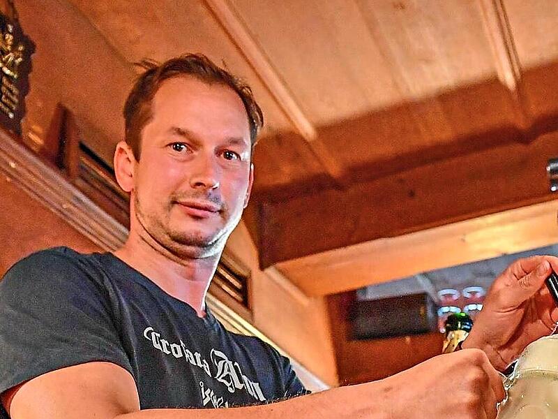 Hat das Zapfen im Blut: Sebastian Linz im Kachelofen in Bamberg. Archiv