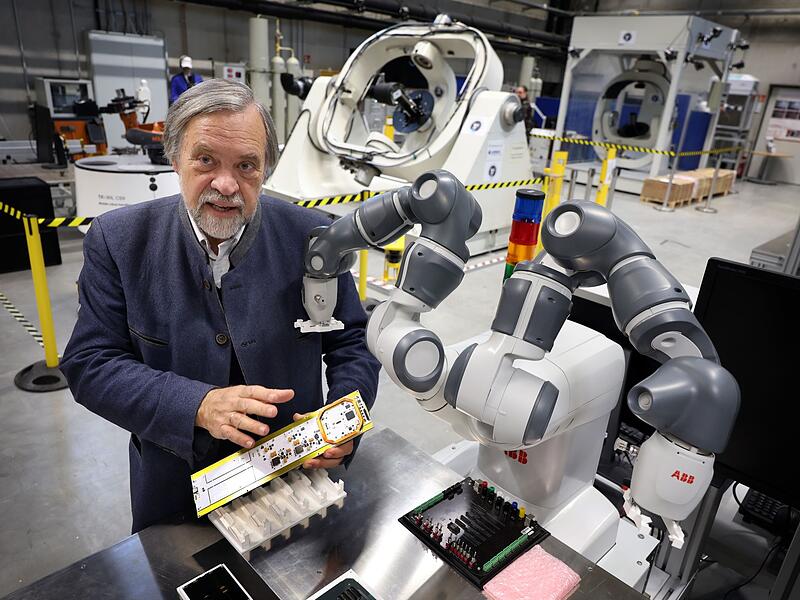 Mini-Satelliten am Zentrum für Telematik Mini-Satelliten am Zentrum für Telematik