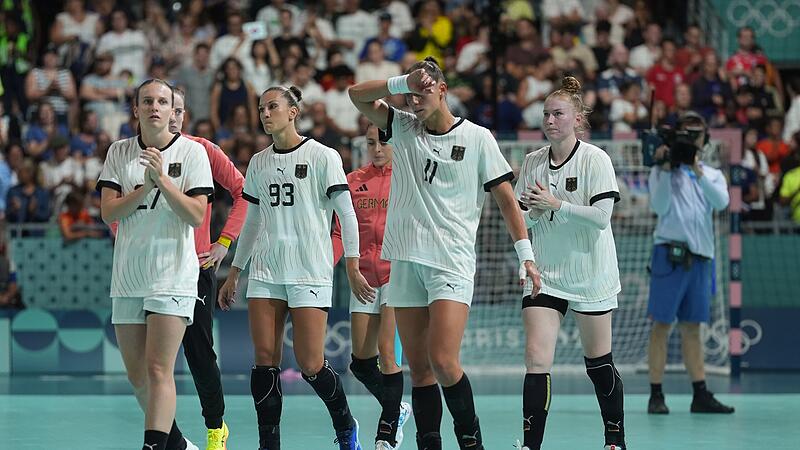 Julia Maidhof (ganz links) hat mit der DHB-Mannschaft das Olympia-Auftaktspiel verloren.
