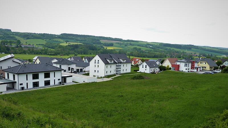 Auf dieser Fläche vor dem Neubaugebiet war ein Pflegeheim geplant.