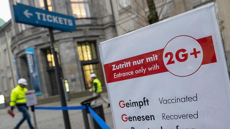 Bei  2G-Plus gilt in Bayern: Zugang ohne Booster-Impfung nur mit negativem Schnelltest. Doch seit kurzem gibt es noch weitere Ausnahmen von dieser Testpflicht.