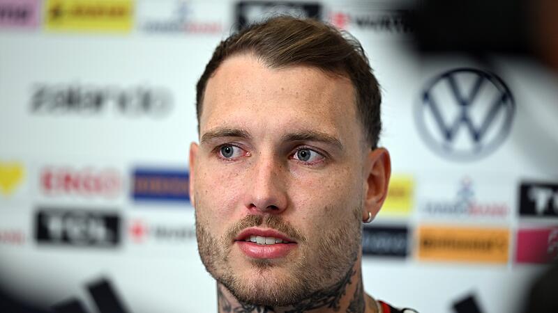 Der gebürtige Nürnberger David Raum möchte sich im Falle des WM-Titels mit Bundestrainer Julian Nagelsmann ein Partner-Tattoo stechen lassen. Der gebürtige Nürnberger David Raum möchte sich im Falle des WM-Titels mit Bundestrainer Julian Nagelsmann ein Partner-Tattoo stechen lassen.