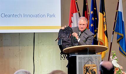 Bezirkstagspräsident Henry Schramm Bezirkstagspräsident Henry Schramm