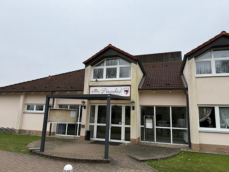 Schon seit Juli sind die Restaurant-Türen zu: Nach der Schließung der Pizzeria Pinocchio sucht der 1. FC Burk in Forchheim nun einen neuen Pächter.