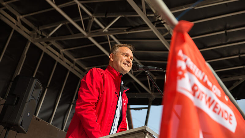 Hauptredner zur Kundgebung am Tag der Arbeit in Forchheim war Lukas Graf, Bezirksgesch&auml;ftsf&uuml;hrer DGB Bayern
