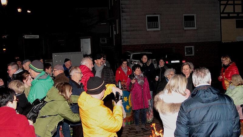 Bürgermeisterin Ruth Frank (rechts) bei der Eröffnung des Jubiläumsjahres.