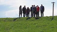 Die SPD hatte zum Ortstermin geladen: Weil die Initiative Rodachtal einen 60 Meter langen Pfad über eine Wiese des Grünen Bandes mit einem Schild markieren wollte, hat die Stiftung Thüringer Naturschutz mit einem Ordnungsgeld von 1500 gedroht.