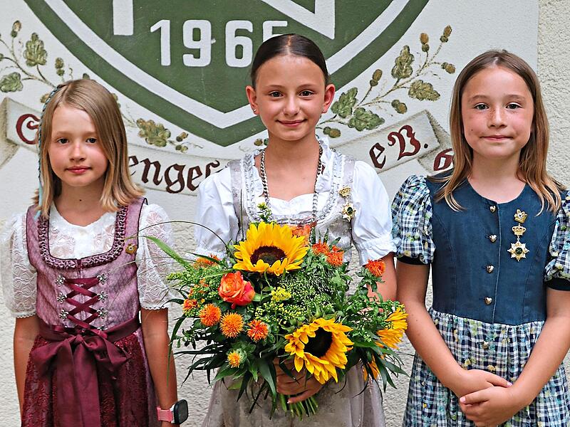 Der Nachwuchs (von links): 2. Jugendritterin Lina Stephan, Jugendkönigin Luna Fischer, 1. Jugendritterin Rosalie Herzog.Alexandra Kemnitzer Der Nachwuchs (von links): 2. Jugendritterin Lina Stephan, Jugendkönigin Luna Fischer, 1. Jugendritterin Rosalie Herzog.Alexandra Kemnitzer