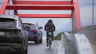 Strampelndes Freiwild? Die Situation auf der Piastenbr&uuml;cke ist f&uuml;r Radfahrer stressig &ndash; und kann gef&auml;hrlich werden.Forchheim & Fr&auml;nkische Schweiz