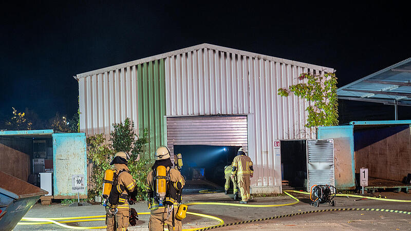 Bamberg: Brand in Wertstoffhof - Feuerwehr schildert Problematik Bamberg: Brand in Wertstoffhof - Feuerwehr schildert Problematik