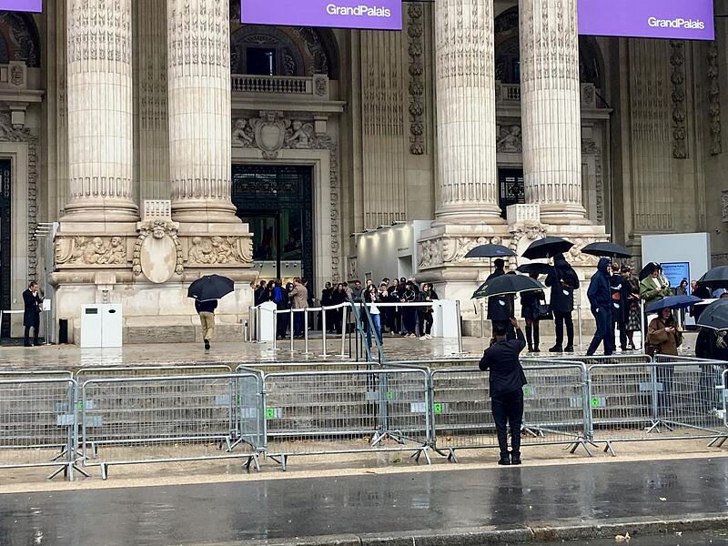 "Art Basel Paris" öffnet mit verstärkten Sicherheitsvorkehrungen "Art Basel Paris" öffnet mit verstärkten Sicherheitsvorkehrungen