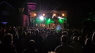 Stimmungsvolles Ambiente: Der Kultursommer Rödental will sich mit attraktivem Programm wie hier beim Gastspiel von La Brass Banda in der Nachfolge des Tambacher Sommers fest in der Region etablieren.