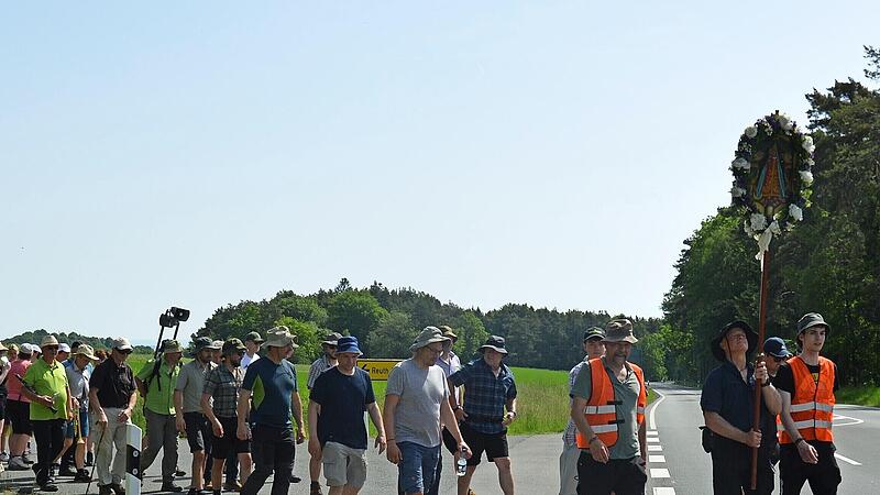 Die Leutenbacher Wallfahrt ist auf dem Weg nach Marienweiher im Landkreis Kulmbach. Die Leutenbacher Wallfahrt ist auf dem Weg nach Marienweiher im Landkreis Kulmbach.