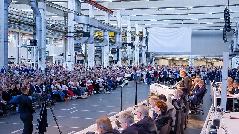 Betriebsversammlung bei VW in Wolfsburg