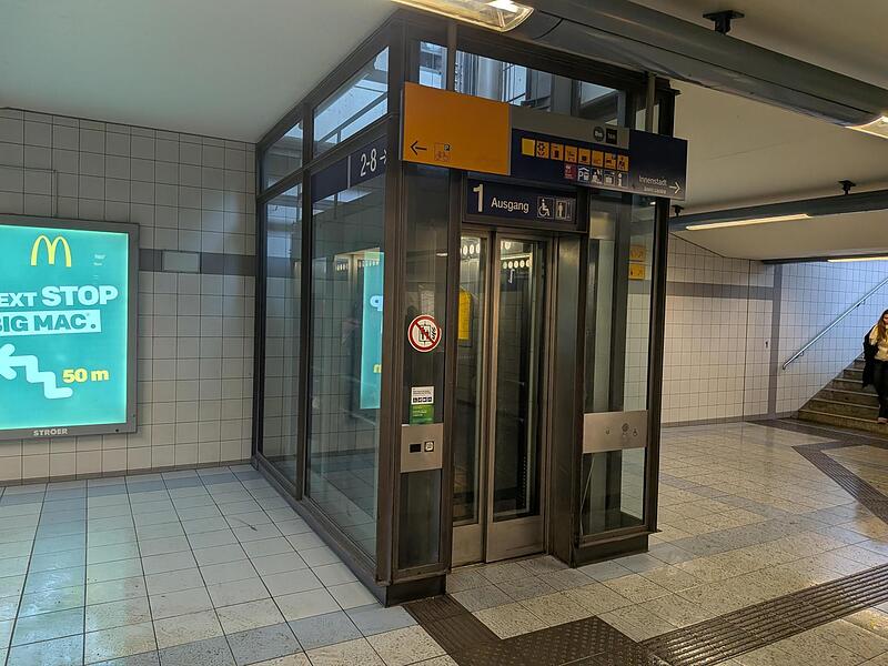 Aufzug Gleis 1 Bamberg Aufzug Gleis 1 Bamberg