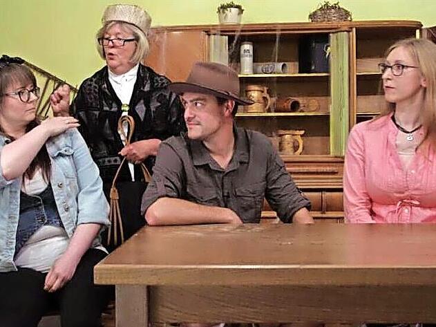 Das Theater- und Musicalensemble kann nicht nur Musical – auch für unterhaltsame Abende mit heiteren Komödien wird gesorgt.