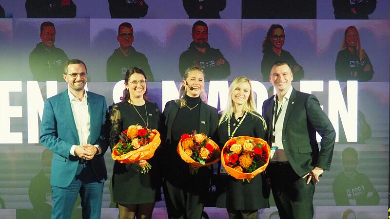 Gro&szlig;e Freude herrschte beim Start der Food Academy (v.l.): Sebastian Kohrmann (Edeka Vorstandssprecher, Lena Niersberger (Projektleiterin Edeka Food Academy), Ines D&ouml;ppelmann (Bereichsleiterin Personalentwicklung Einzelhandel), Madlen Richter (Bau...