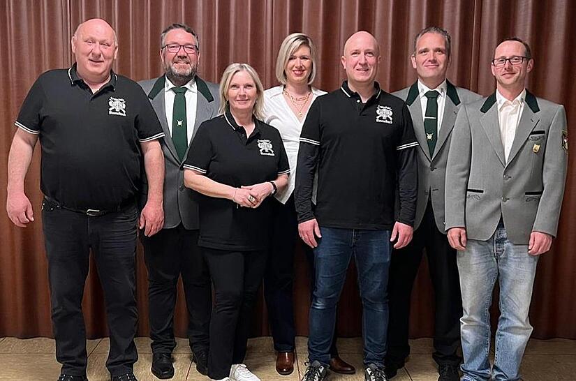 Klaus Haagen, Daniel Trautner, Ottilie Kupfer, Angelika und Sebstian Kiehfaber, Martin Trautner sowie Matthias L&ouml;sel (v.&nbsp;l.).