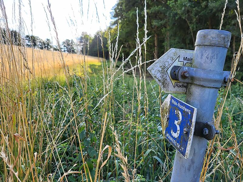 Der Wanderweg, der nahe der bestehenden Fischteiche aus dem Wannigtal nach Wermerichshausen f&uuml;hrt, k&ouml;nnte zum Radweg erweitert werden.
