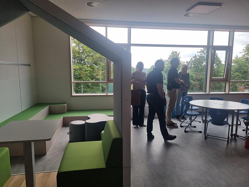 Erweiterungsbau der Grundschule Reuth in Forchheim wurde offiziell eingeweiht.